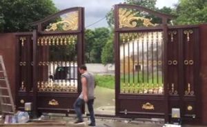 香蕉久久网庭院平移門大香蕉影视网安裝工程現場實拍視頻</a>